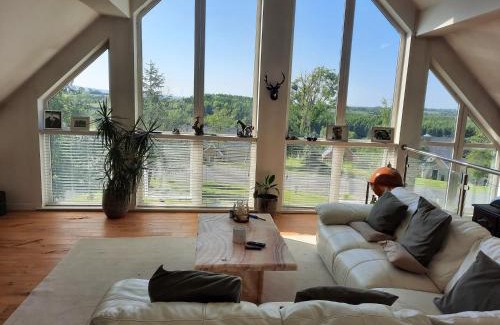Belturbet Casa | 3 Bed-Sleeps 6-Pets-River View-Hot Tub
