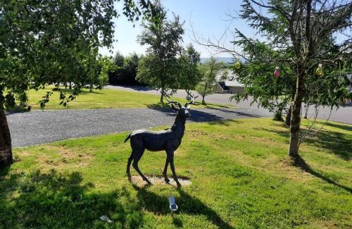 Belturbet Casa | 3 Bed-Sleeps 6-Pets-River View-Hot Tub