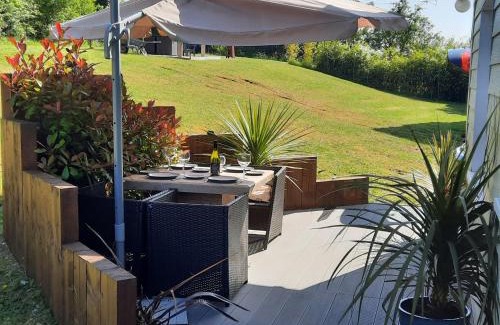 Belturbet Casa | 3 Bed-Sleeps 6-Pets-River View-Hot Tub