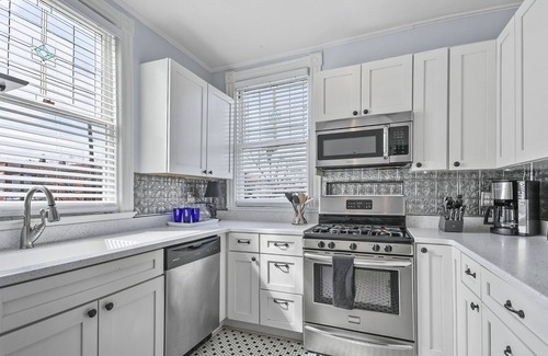 Dixon Park Casa | 3 bed townhome, Near Forsyth Park, Downtown Savannah,
