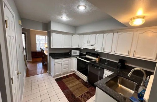 Cross Lanes Casa | 3 bed townhouse close to Casino!