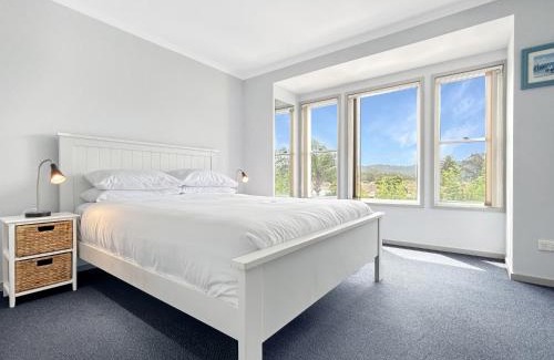 Batemans Bay Casa | 3-Bed with Alfresco Dining & Pool in Batemans Bay