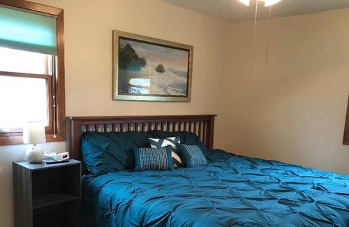 Bellevue Casa | 3 BEDROOM, 1 & 1/4 BATHS. WALKING DISTANCE TO MISSISSIPPI RIVER & COLE PARK