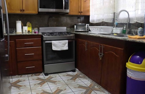 Coatepeque Casa | 3-bedroom 2 1/2 Bathroom Pool house in Cd Versailles Sn Juan Opico