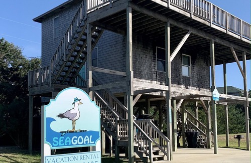 Frisco Casa | 3 Bedroom 2.5 Bath- Beautiful Oceanview Cottage 2 Minute Walk to Remote Beach.
