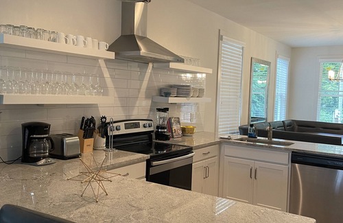Radnor Casa | 3 bedroom 2.5 bath with free parking