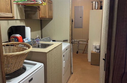 Cushing Casa | 3-bedroom 2 bath Barndominium in Cushing- Country/Western/Music/Pet Friendly