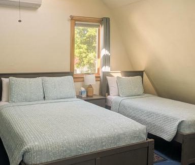 Bar Harbor Casa | 3 Bedroom 2 Bath Carriage House (Pet Friendly)