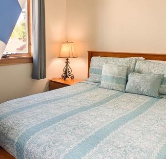 Bar Harbor Casa | 3 Bedroom 2 Bath Carriage House (Pet Friendly)