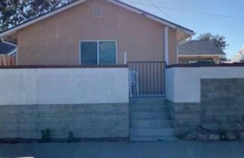 Santa Maria Casa | 3 bedroom/2 bath home in a residential area located in Orcutt