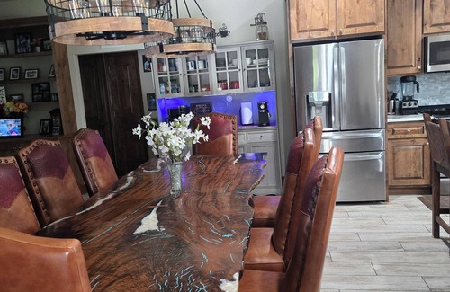 Kissimmee Casa | 3 bedroom 2 bath house with pool in terrific Kissimmee on 5 acre property.