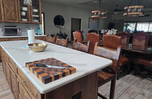 Kissimmee Casa | 3 bedroom 2 bath house with pool in terrific Kissimmee on 5 acre property.