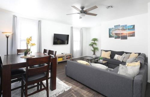 Golden Hill Casa | 3 Bedroom 2 Bath House with Parking - 10 Guests