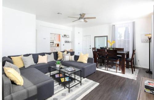 Golden Hill Casa | 3 Bedroom 2 Bath House with Parking - 10 Guests