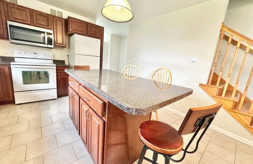 Danville Casa | 3-bedroom townhome in peaceful Danville with WiFi, AC. Enjoy your stay