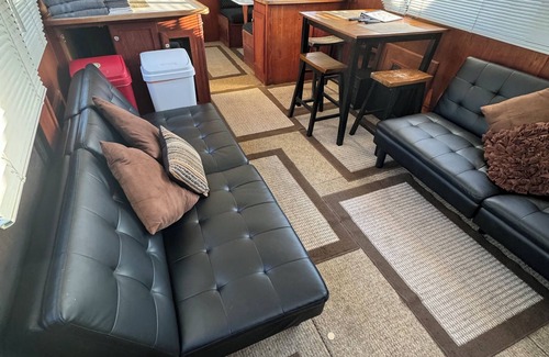 Harrison Alquiler De Eote | 3 Bedroom, 2 Bathroom, Stationary 60' [sixty ft] House Boat, Sleeps 6