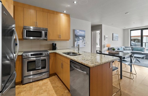 Sicamous Condominio | 3 bedroom, 2 bathroom condo on Mara Lake with Pool and Boat Slip