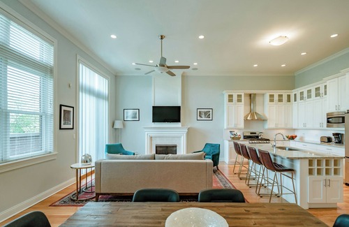 Ravenswood Apartamento | 3 dormitorios / 2 baños condominio de lujo Andersonville