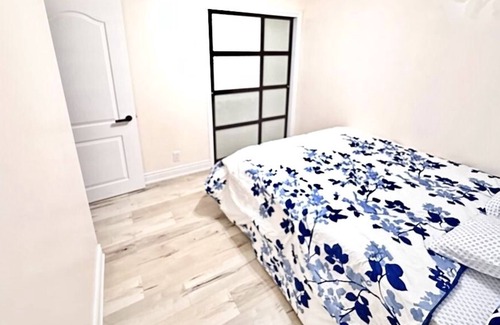 Rosemount Casa | 3 bedroom 2 full washroom house near Fairview Park Mall