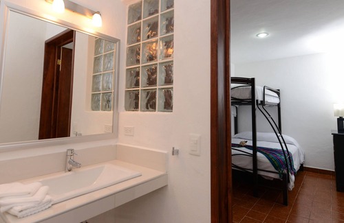 Colonia Adolfo Lopez Mateos Villa | Villa de 3 Recámaras y 2 Pisos V2