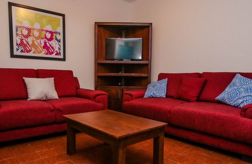 Colonia Adolfo Lopez Mateos Villa | Villa de 3 Recámaras y 2 Pisos V2