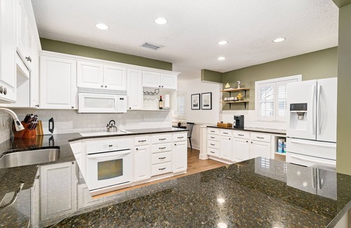 Lakeland Casa | 3 Bedroom, 3 Bath ~ Centered between Disney and Gulf-side white sand beaches