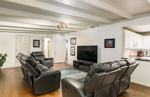 Lakeland Casa | 3 Bedroom, 3 Bath ~ Centered between Disney and Gulf-side white sand beaches