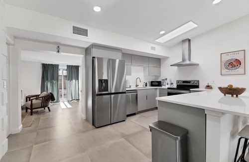 Alta Vista Casa | 3-bedroom, 3 bath house w/ POOL in fabulous Sarasota with AC, WiFi