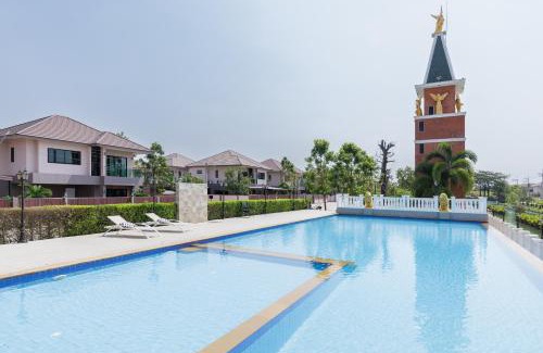 Watthana Nakhon Apartamento | 3-bedroom, 3-bathroom townhouse, community with swimming pool, gym, walking street for 20 minutes by car