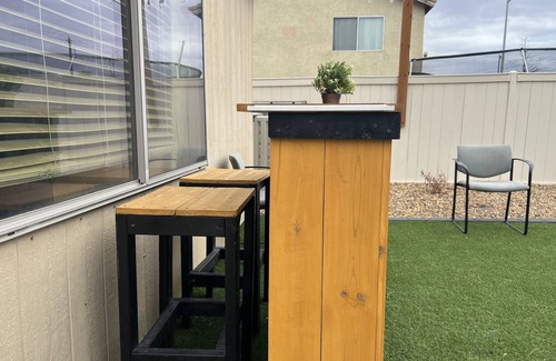 Sunrise Manor Casa | 3 bedroom 4beds 2.5 bath 10 min to Downtown 15 to Strip!