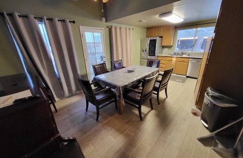 Lancaster Casa | 3-bedroom 6 queen beds in Lancaster