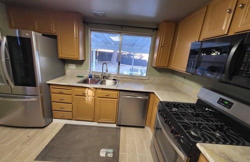Lancaster Casa | 3-bedroom 6 queen beds in Lancaster