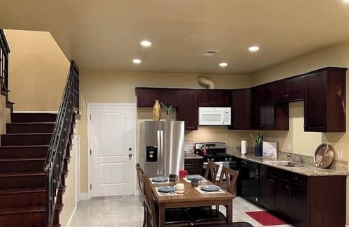 Rialto Apartamento | 3 Bedroom 645794 by Houzlet