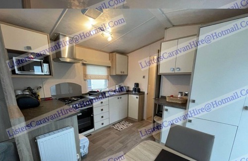Porthcawl Casa | 3 Bedroom 8 Berth Pet Friendly Caravan. Gated Decking Close To Onsite Amenities