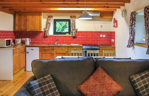 Penrhyndeudraeth Cabaña | Surrounded by stunning views set perfectly with coast and mountains on your doorstep.