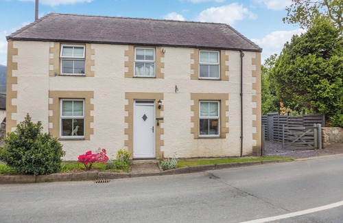 Caernarfon Cabaña | 3 bedroom accommodation in Betws Garmon