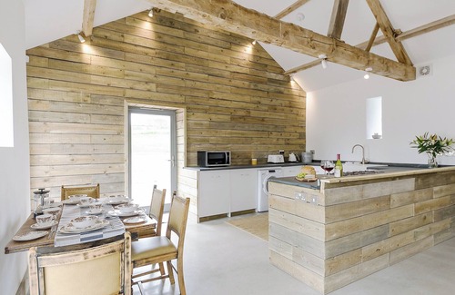 Coed-Y-Paen Cabaña | Alojamiento de 3 habitaciones en cerca de Llangybi
