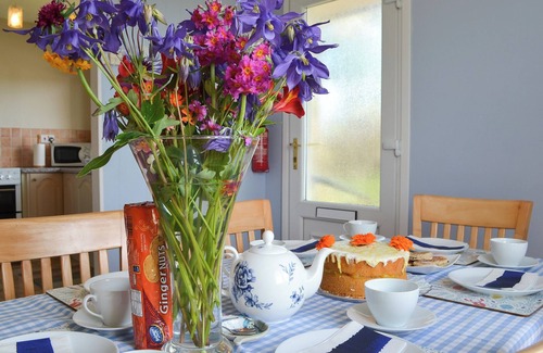 Cylch-Y-Garn Cabaña | Alojamiento de 3 habitaciones en Church Bay, Anglesey