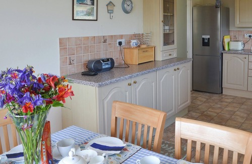 Cylch-Y-Garn Cabaña | Alojamiento de 3 habitaciones en Church Bay, Anglesey