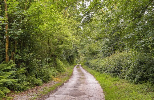 Carmarthen Cabaña | 3 bedroom accommodation in Meidrim, near Carmarthen