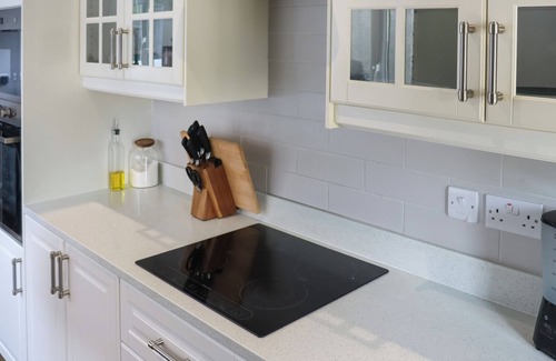 Llansteffan Cabaña | 3 bedroom accommodation in Llansteffan, near Carmarthen