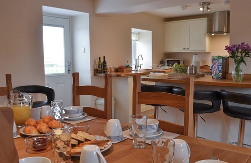 Rhosybol Cabaña | Alojamiento de 3 habitaciones en Llandyfrydog, near Amlwch