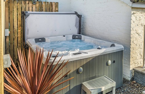 Boncath Cabaña | 3 bedroom accommodation in Boncath, near Preseli Hills