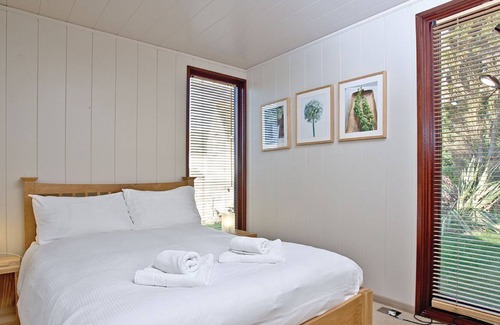 Dawlish Cabina | 3 bedroom accommodation in Cockwood Harbour, Nr Dawlish