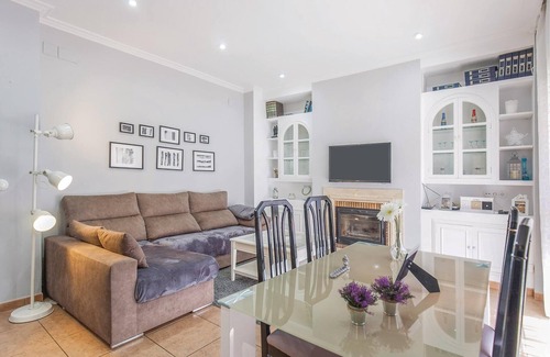 Gelves Casa | Alojamiento de 3 habitaciones en Gelves