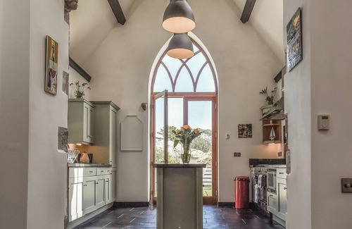 Amlwch Cabaña | A wonderful opportunity to stay in a beautifully converted chapel.