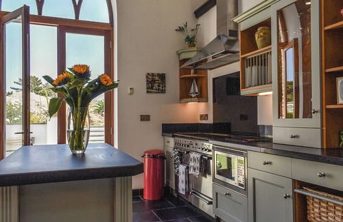 Amlwch Cabaña | A wonderful opportunity to stay in a beautifully converted chapel.