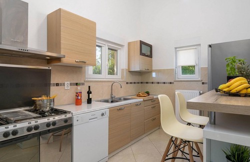 Prodol Casa | 3 bedroom accommodation in Marcana