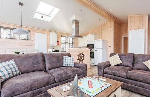 Ryde Chalet De Esquí | Alojamiento de 3 habitaciones en Wootton Bridge, Nr Cowes