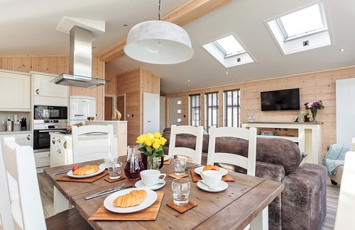 Ryde Chalet De Esquí | Alojamiento de 3 habitaciones en Wootton Bridge, Nr Cowes